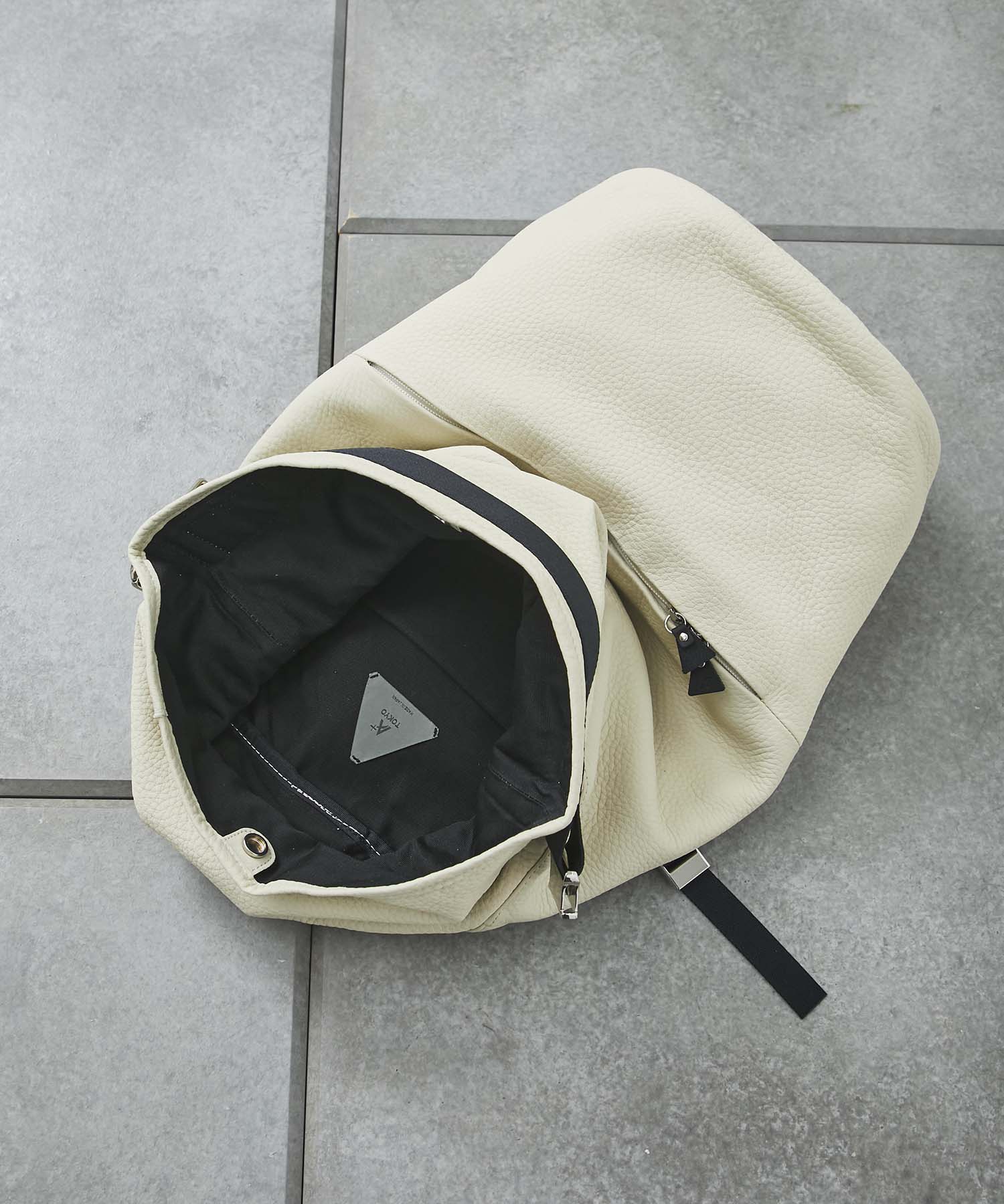 W ROLL TOP BACK PACK